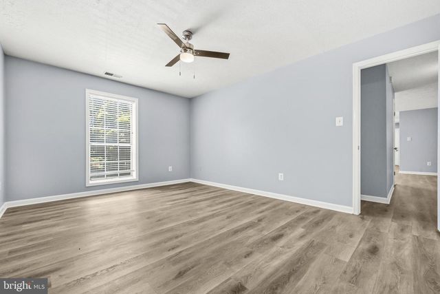 10212 OAKTON TERRACE RD, Oakton, VA 22124