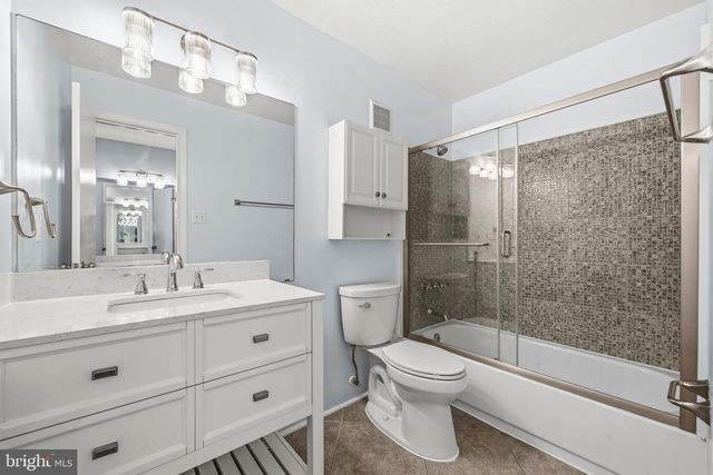 10212 OAKTON TERRACE RD, Oakton, VA 22124