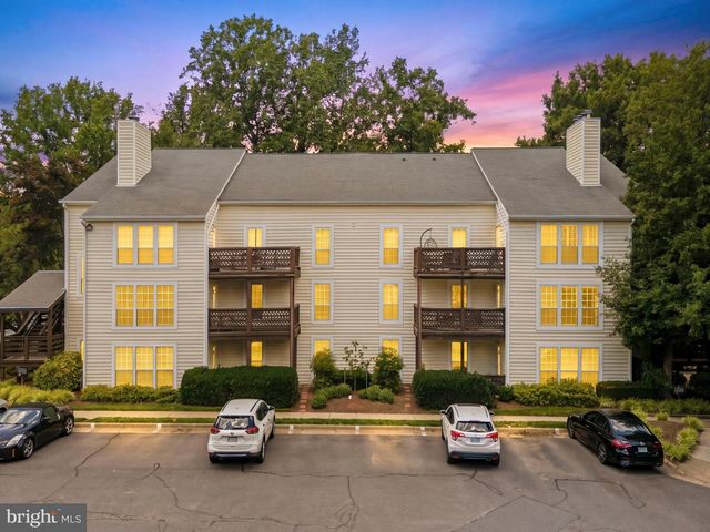 10212 OAKTON TERRACE RD, Oakton, VA 22124