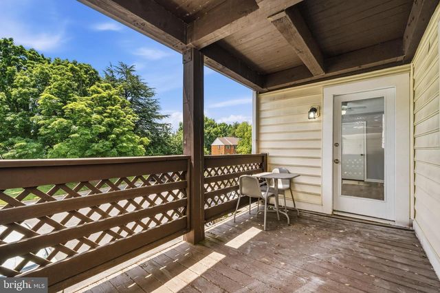 10212 OAKTON TERRACE RD, Oakton, VA 22124