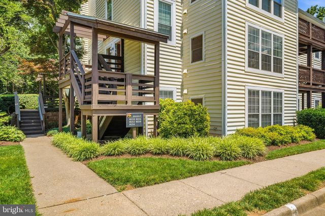 10212 OAKTON TERRACE RD, Oakton, VA 22124