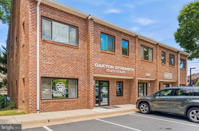 10212 OAKTON TERRACE RD, Oakton, VA 22124