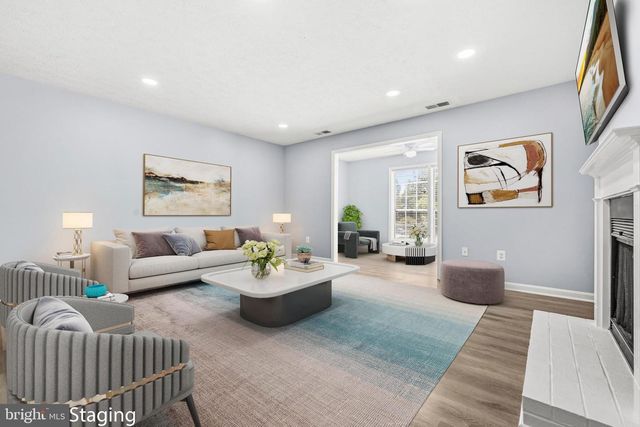 10212 OAKTON TERRACE RD, Oakton, VA 22124