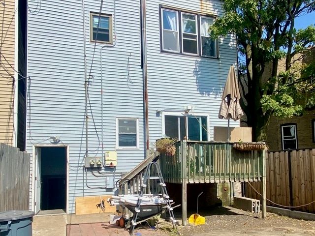 3143 W Augusta Boulevard, Chicago, IL 60622