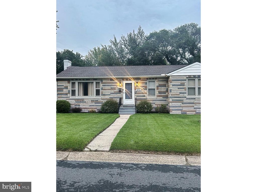 870 E LOOCKERMAN ST, Dover, DE 19901