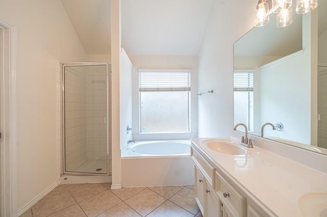 2111 Sailwind Drive, Pearland, TX 77584