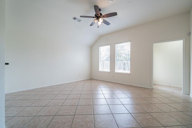 2111 Sailwind Drive, Pearland, TX 77584