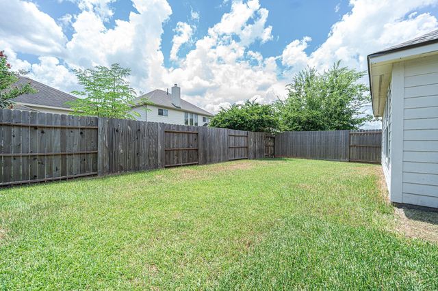 2111 Sailwind Drive, Pearland, TX 77584