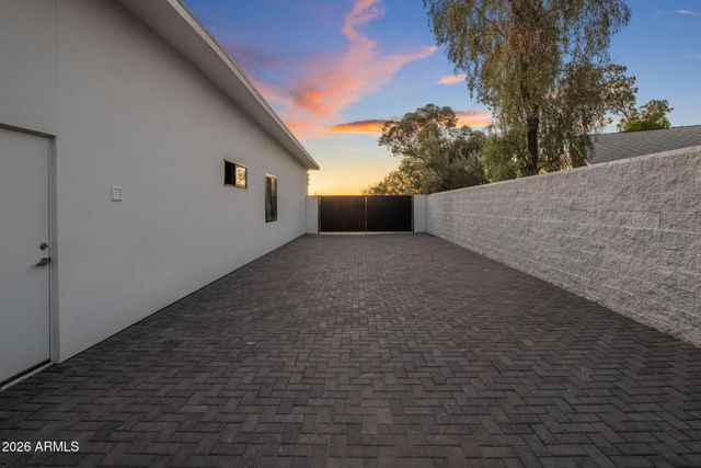 2341 N 57TH Place, Scottsdale, AZ 85257