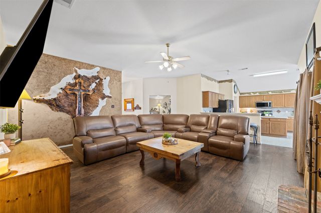 4621 Cedar Run Drive, Midlothian, TX 76065