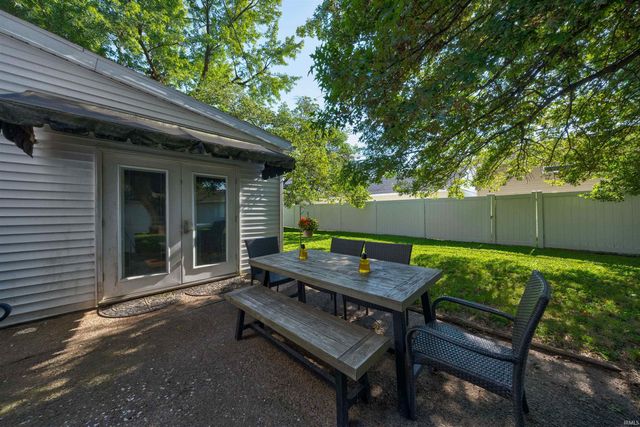 209 N Main Street, Haubstadt, IN 47639