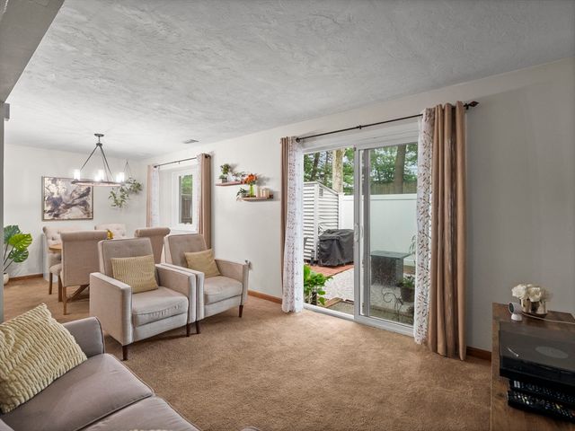 49 Meadow Pond Dr I, Leominster, MA 01453