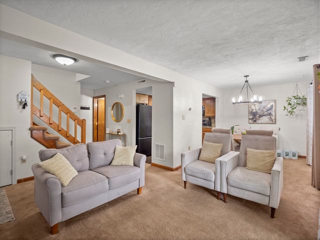 49 Meadow Pond Dr I, Leominster, MA 01453