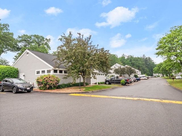 49 Meadow Pond Dr I, Leominster, MA 01453