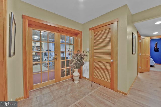 1720 CHARLES RAY ACRES DR, Sykesville, MD 21784