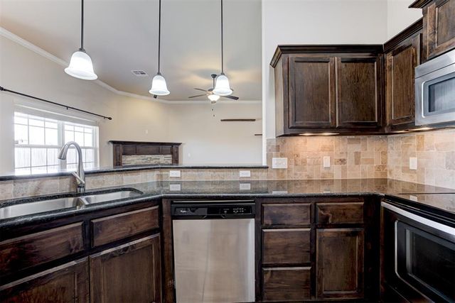 18432 Camborne Avenue, Edmond, OK 73012