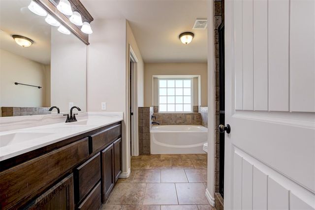 18432 Camborne Avenue, Edmond, OK 73012