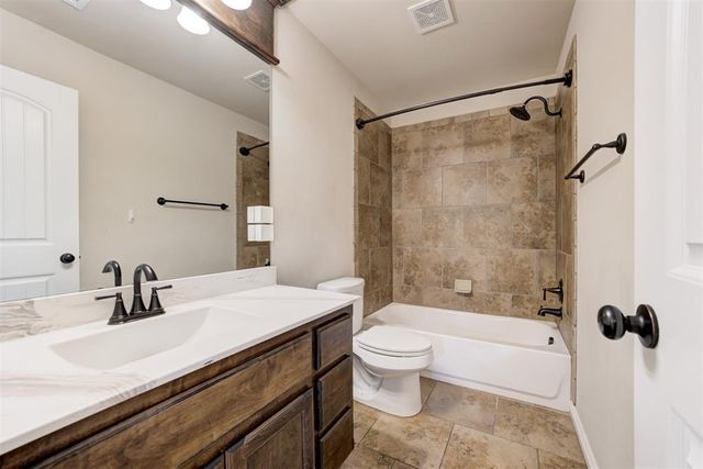 18432 Camborne Avenue, Edmond, OK 73012