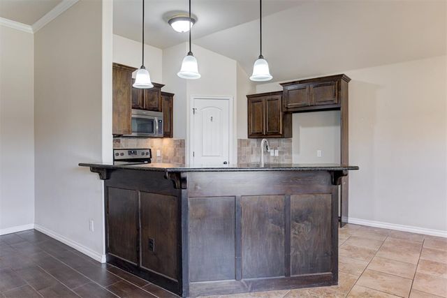 18432 Camborne Avenue, Edmond, OK 73012