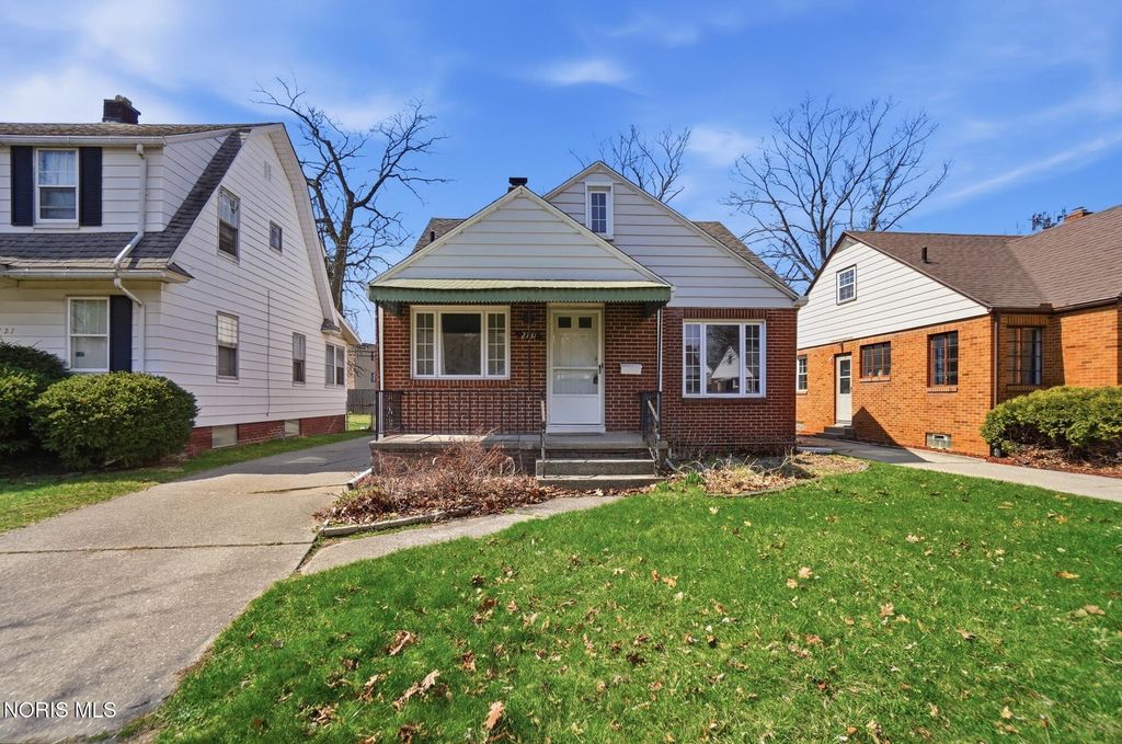 2731 Latonia Boulevard, Toledo, OH 43606