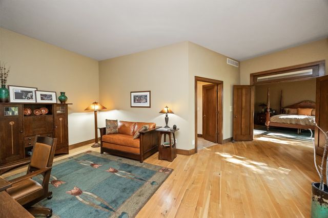 1004 Oakwood Drive, Polk City, IA 50226