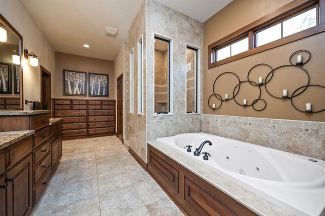 1004 Oakwood Drive, Polk City, IA 50226