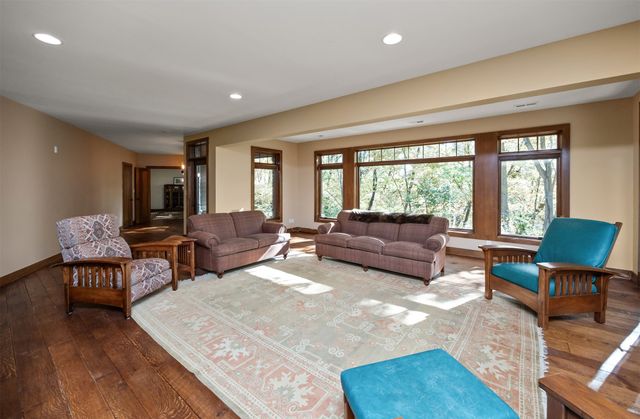 1004 Oakwood Drive, Polk City, IA 50226