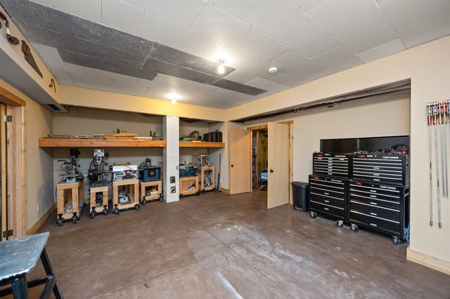 1004 Oakwood Drive, Polk City, IA 50226