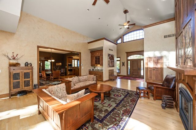 1004 Oakwood Drive, Polk City, IA 50226