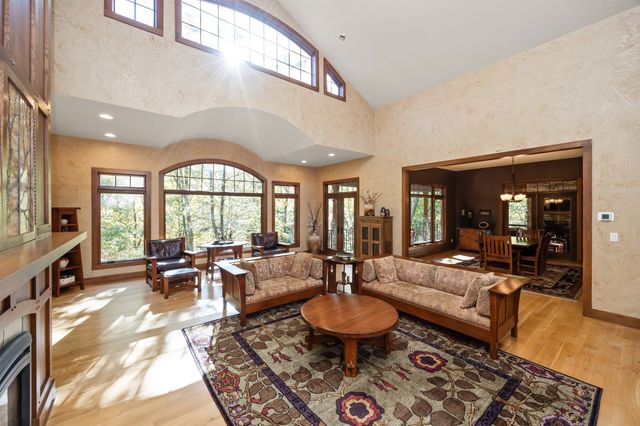 1004 Oakwood Drive, Polk City, IA 50226