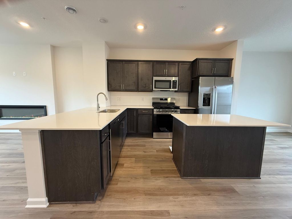 13628 Willow Drive, Rogers, MN 55374