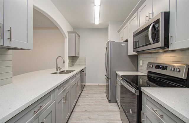 3088 Holly Hall Street 3088, Houston, TX 77054