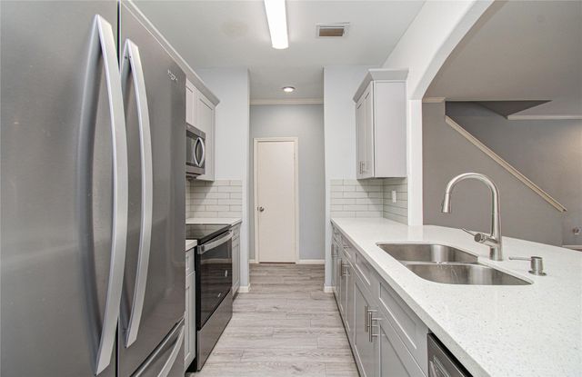 3088 Holly Hall Street 3088, Houston, TX 77054