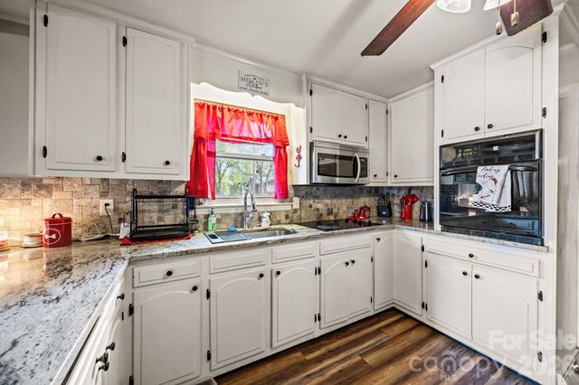 137 Foursquare Road, Mooresville, NC 28115