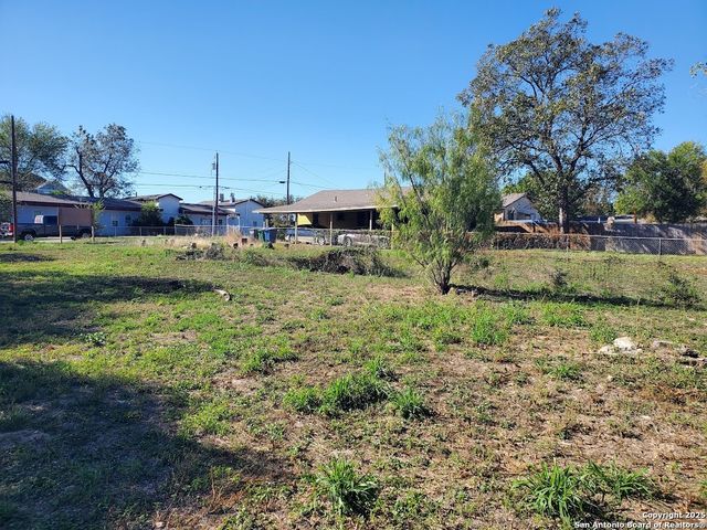 1807 & 1811 Burleson, San Antonio, TX 78202