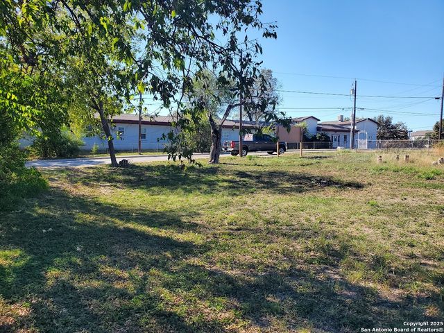 1807 & 1811 Burleson, San Antonio, TX 78202