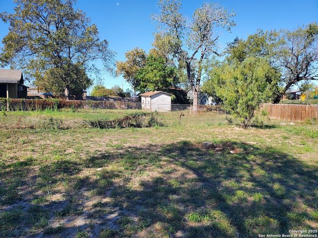 1807 & 1811 Burleson, San Antonio, TX 78202