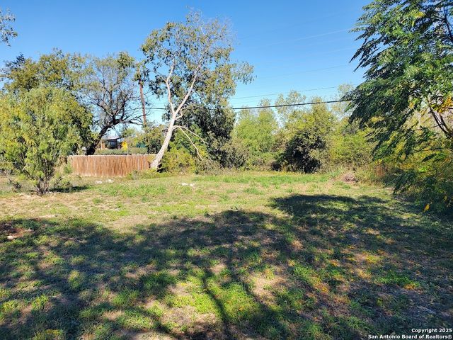 1807 & 1811 Burleson, San Antonio, TX 78202