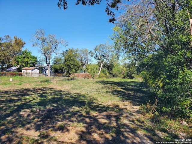 1807 & 1811 Burleson, San Antonio, TX 78202