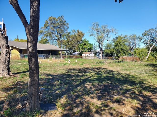 1807 & 1811 Burleson, San Antonio, TX 78202