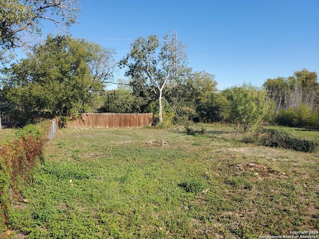 1807 & 1811 Burleson, San Antonio, TX 78202