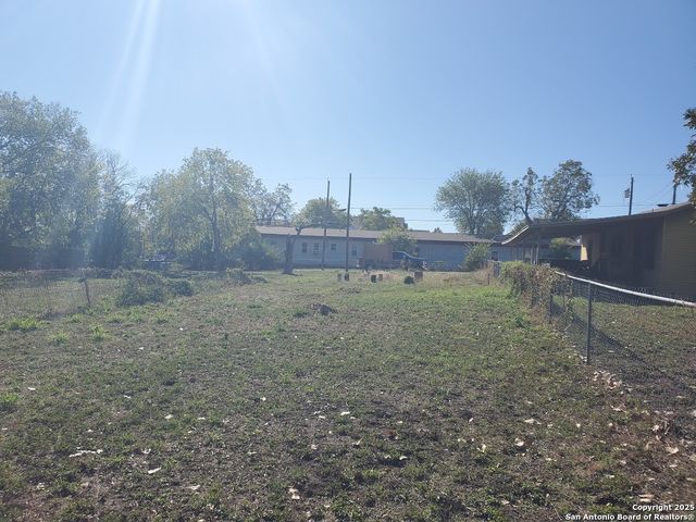 1807 & 1811 Burleson, San Antonio, TX 78202