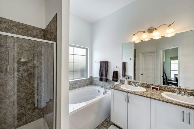 208 Boulder Drive, Navasota, TX 77868