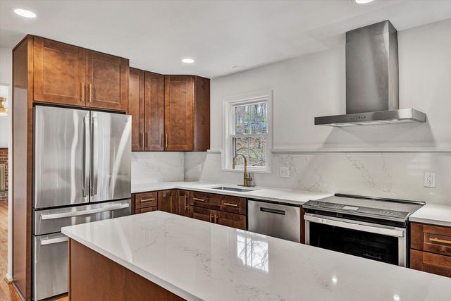 2825 Fairway Forest DR, Salem, VA 24153