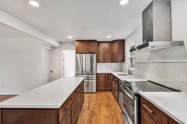 2825 Fairway Forest DR, Salem, VA 24153