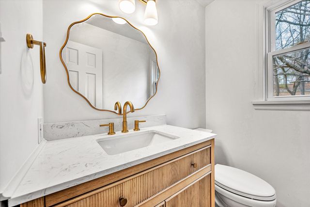 2825 Fairway Forest DR, Salem, VA 24153