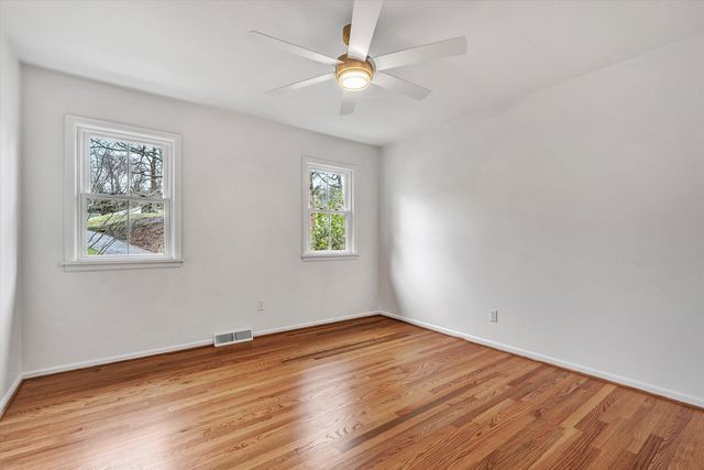 2825 Fairway Forest DR, Salem, VA 24153