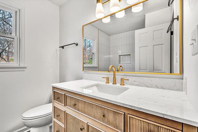 2825 Fairway Forest DR, Salem, VA 24153