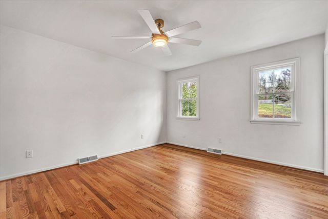 2825 Fairway Forest DR, Salem, VA 24153