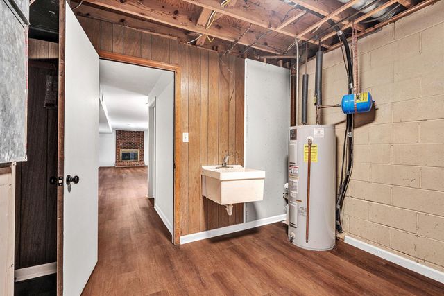 2825 Fairway Forest DR, Salem, VA 24153